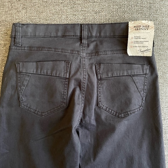 Supplies by Union Bay woman’s Mid Rise Skinny size 8 NWT - Picture 5 of 7